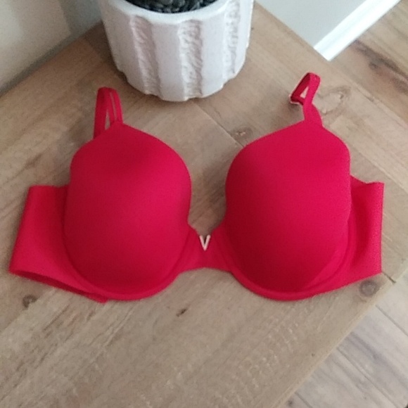 Victoria's Secret Red Ligthly Lined Full Coverage Bra. Size 36DD - Picture 5 of 17